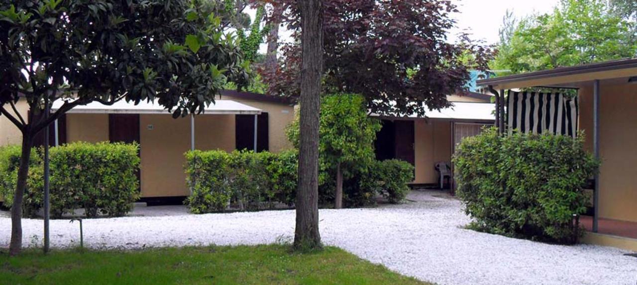 Hotel Camping Luna Marina di Massa Exterior foto